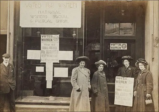 From left to right the women are Theresa Garnett, Nelly Crocker, Gladys Roberts and Edith New (1909)