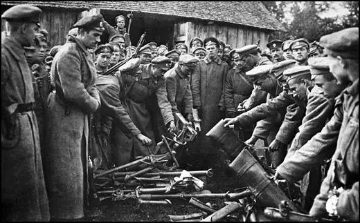 General Kornilov's army soldiers are surrendering their weapons. (1917)