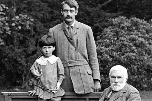 George Macaulay Trevelyan with his son Theodore, and his father George Otto Trevelyan (1910)