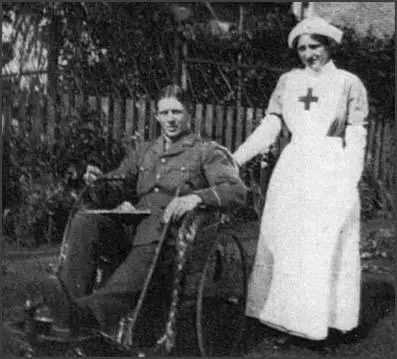 Clare Tisdall with her younger brother, Lieutenant Charles Tisdall,while he was convalescing from wounds. Tisdall recovered butwas killed by a sniper four days before his nineteenth birthday.