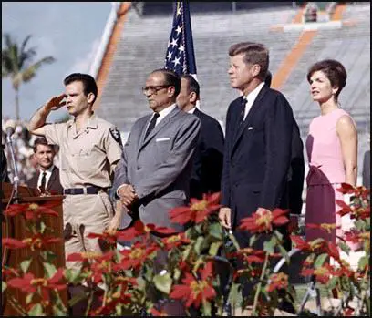 Manuel Artime, Jose Miro Cardona, John F. Kennedy and Jackie Kennedy (29th December, 1962)