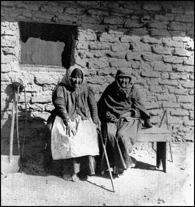 A photograph of two Gabrielino women at Mission San Gabriel Arcángel