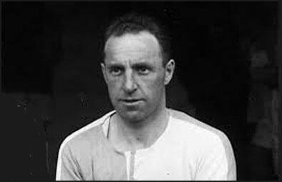 Syd Puddefoot playing for Blackburn Rovers