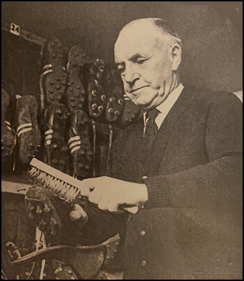 Syd Puddefoot cleaning the boots at Southend United