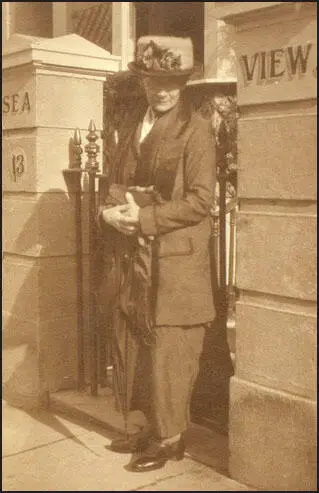 Minnie Turner outside her home at Sea View, Victoria Road.
