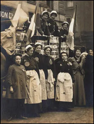 Ada Flatman, second from the right, at a demonstration she organised in Liverpool (1909)