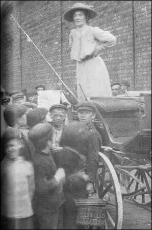 Ada Nield Chew campaigning for the ILP during the Crewe by-election of 1912.