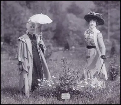 Lilias Ashworth Hallett and Edith Wheelwright planting her tree at Eagle House on 19th March 1910.