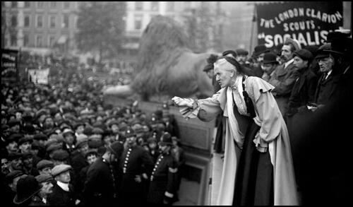 A meeting of the WSPU (left to right) Christabel Pankhurst, Jessie Kenney,Nellie Martel, Emmeline Pankhurst and Charlotte Despard.