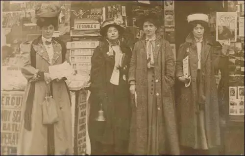 From left to right: Gertrude Ellen Brook, Adela Pankhurst, Patricia Woodlock and Mary Leigh at Batley (1907)   