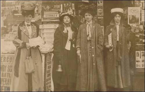 From left to right: Gertrude Ellen Brook, Adela Pankhurst, Patricia Woodlock and Mary Leigh at Batley (1907)