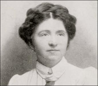 Mabel Capper and Patricia Woodlock (19 July, 1908)