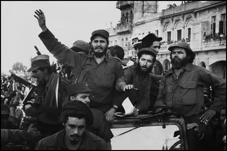 Fidel Castro enters Havana on 9th January, 1959