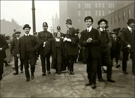 Dora Marsden being arrested (30 March 1909)