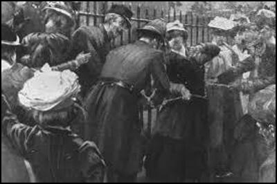 The carriage of Edith New and Mary Leigh being pulled from Holloway to Queen's Hall in 1908