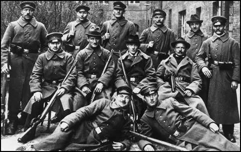 Armed workers and soldiers in Kiel (November, 1918)