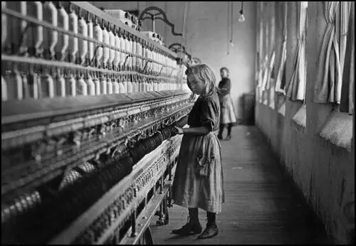 Lewis Hine, Sadie Phifer, A Cotton Mill Spinner, Lancaster, South Carolina (1908)