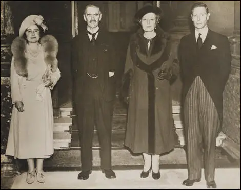King George VI; Neville Chamberlain; Annie Vere Chamberlain; Queen Elizabeth, the Queen Mother (30th September 1938)