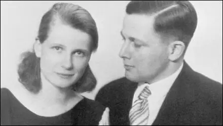 Emmi Bonhoeffer and Klaus Bonhoeffer (1930)