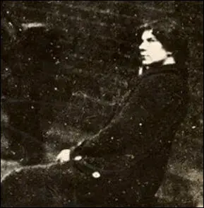 Miriam Pratt, surveillance photograph in Holloway Prison (1913)
