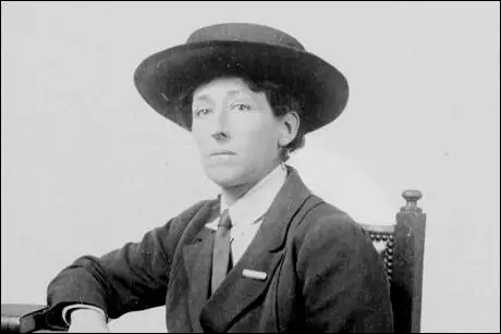 Norah Smyth (c. 1914)