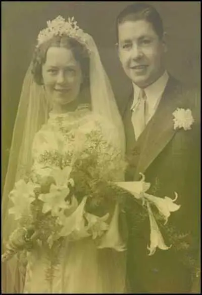 The official wedding photograph marking the marriage of Muriel Hughes to John Simkin, was photographed Louis Edward Muller, a German immigrant.