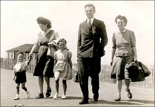 Muriel and John Simkin with their first child, Patricia, who was born on 7th March, 1942.