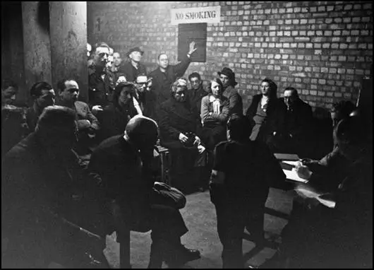 Mickey Davies addressing people in the shelter (1940)