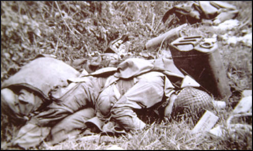 Soldiers waiting to be parachuted in France (6th June, 1944)