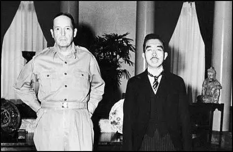 Douglas MacArthur, meets Emperor Hirohito