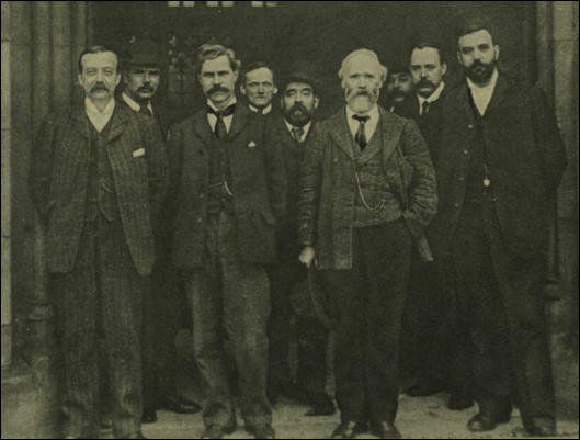 Margaret and Ramsay MacDonald with their children.