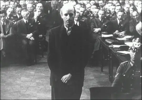 Peter Graf Yorck von Wartenburg enters the People's Court (7th August, 1944)