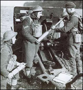 Sergeant Harry Goslin (right) on duty in 1941.