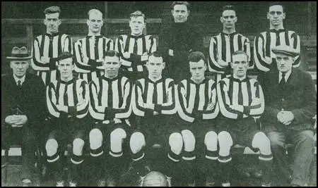 The Sunderland team in the 1922-23 season. Buchan is sitting third from the left.