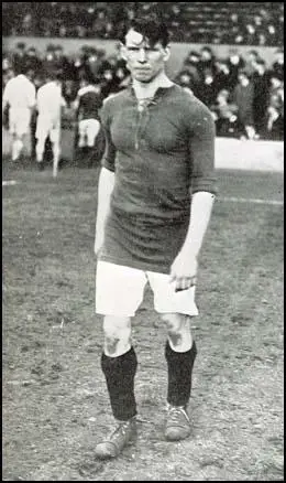 Tom Whittaker playing for Arsenal in 1922