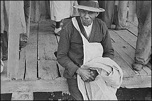 Ben Shahn, Cotton Picker, Arkansas (1935)