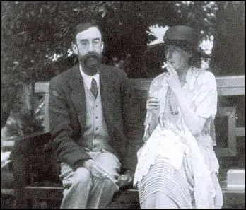 Lytton Strachey with Virginia Woolf at Garsington Manor