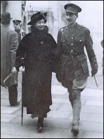 Edith Brittain and her son Edward Brittain in 1916