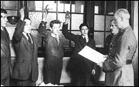 Recruits taking the oath in 1914.