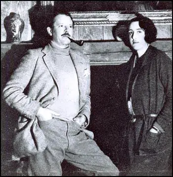 Harold Nicholson and Vita Sackville-West in 1932