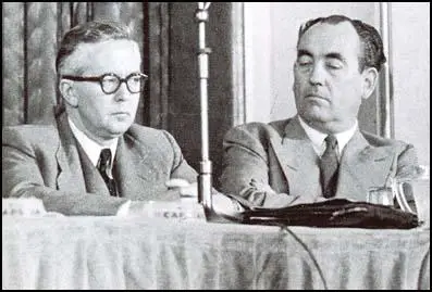 Harold Wilson and Tom Driberg in 1955