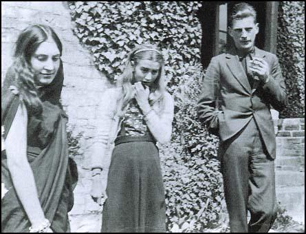 Deborah Garman with Pegeen and Samuel Beckett at Yew Tree Cottage