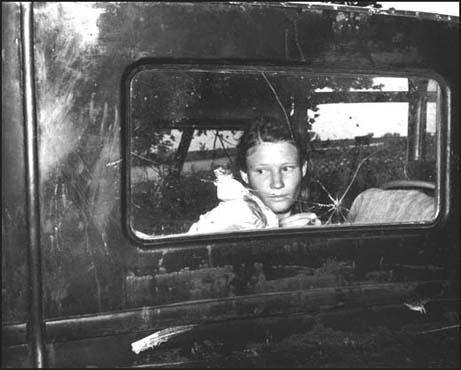 Russell Lee, Migrant Child Returning Home from Fields, Prague, Oklahoma (1936)