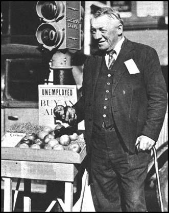 Fred Bell was a wealthy businessman but was forced to sell apples after the Wall Street Crash.