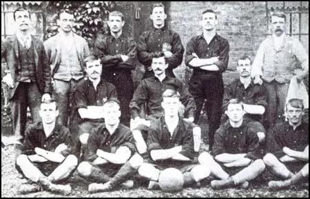 The Thames Iron Works team in 1895. Tom Robinson is top right.