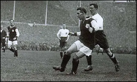 Jimmy Ruffell in the 1923 FA Cup Final.