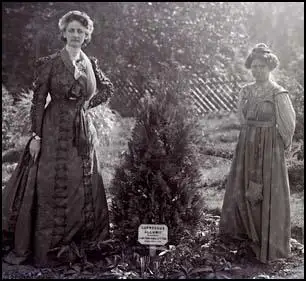 Constance Lytton and Annie Kenney at Eagle House in 1910