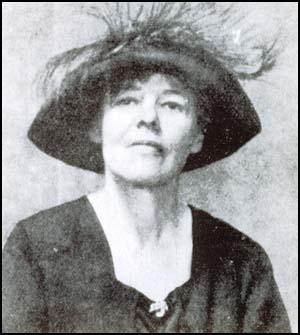 Flora Mayor in 1924