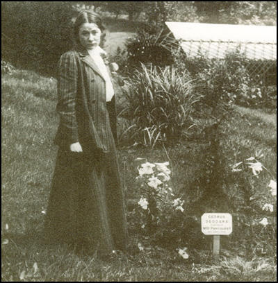 Adela Pankhurst in Batheaston in 1914.