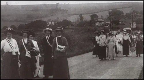 Frederick Douglas Miller photographed the NUWSS Pilgrimage in Sussex in July 1913.